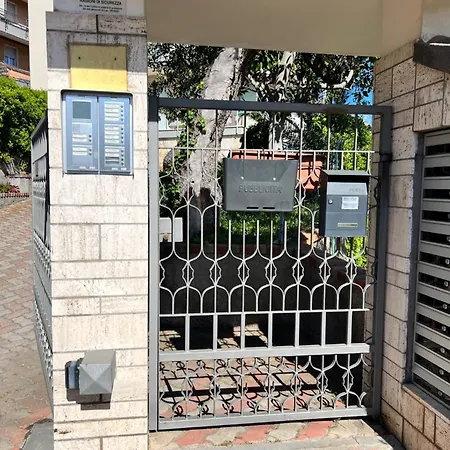 Apartment Sea View Parking & Bike Box *